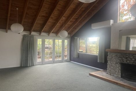 Photo of property in 103 Waikawa Beach Road, Manakau, Levin, 5573