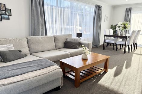 Photo of property in 43 Cleat Street, Whitby, Porirua, 5024