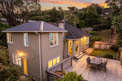 Photo of property in 19 Kitchener Terrace, Johnsonville, Wellington, 6037