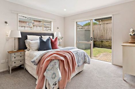 Photo of property in 10 Attymon Lane, East Tamaki, Auckland, 2016