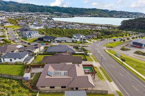 Photo of property in 16 Frances Brown Avenue, Aotea, Porirua, 5024