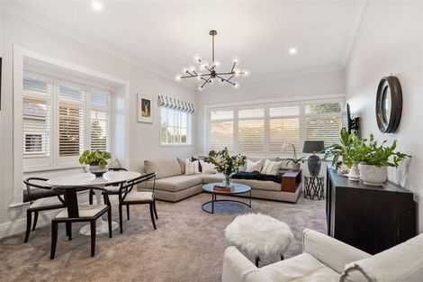 Photo of property in 1/8 Wernham Place, Northcote, Auckland, 0626