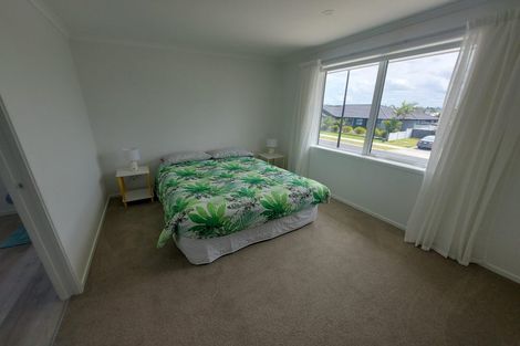 Photo of property in 5 Kahukaka Road, One Tree Point, 0118