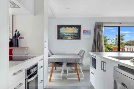 Photo of property in 2/58 James Street, Bayview, Auckland, 0629