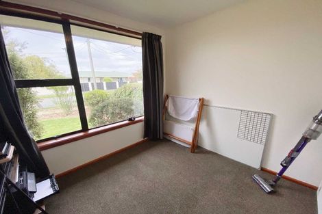 Photo of property in 15 Oldwood Street, Bishopdale, Christchurch, 8053