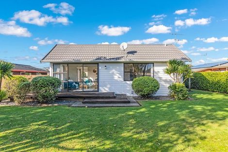 Photo of property in 25 Cedar Drive, Paraparaumu Beach, Paraparaumu, 5032