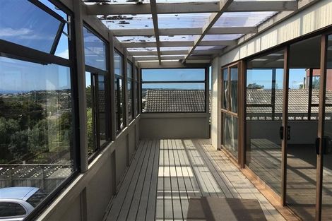 Photo of property in 85 Wade River Road, Stanmore Bay, Whangaparaoa, 0932