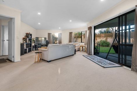 Photo of property in 45 Chieftain Rise, Goodwood Heights, Auckland, 2105