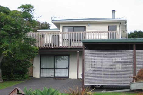 Photo of property in 9 Deane Avenue, Titirangi, Auckland, 0604