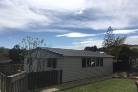 Photo of property in 3 Chaffey Crescent, Titahi Bay, Porirua, 5022