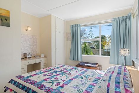 Photo of property in 203 Parkhurst Road, Parakai, 0830