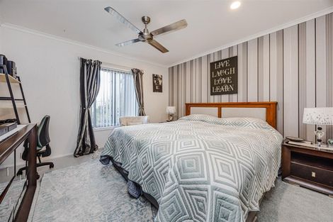 Photo of property in Tuscany Towers, 12/1 Ambrico Place, New Lynn, Auckland, 0600
