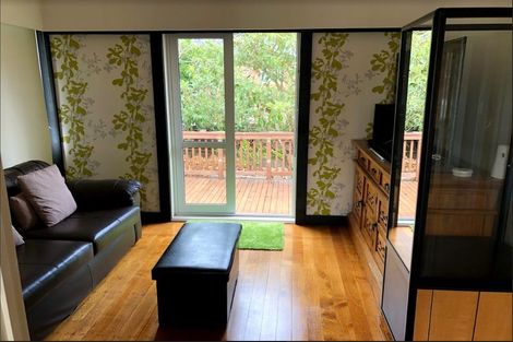 Photo of property in 3 Larne Avenue, Pakuranga Heights, Auckland, 2010