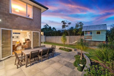 Photo of property in 25a Rewarewa Road, Te Atatu Peninsula, Auckland, 0610