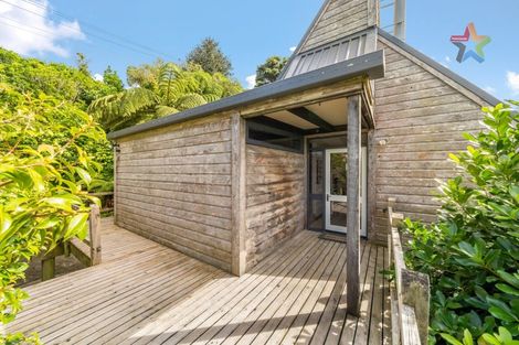 Photo of property in 22 Maungaraki Road, Korokoro, Lower Hutt, 5012