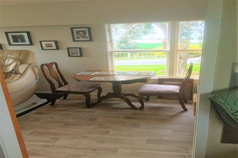 Photo of property in 2 Anne Road, Hillcrest, Auckland, 0627