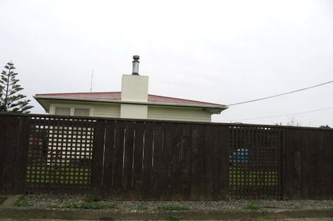 Photo of property in 4 Tararua Terrace, Cloverlea, Palmerston North, 4412