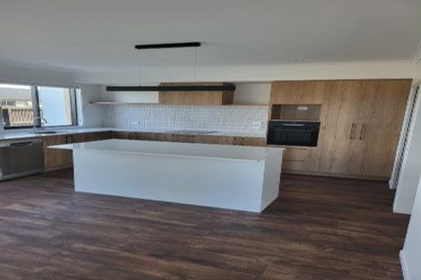 Photo of property in 2 Atutahi Lane, Papamoa Beach, 3118