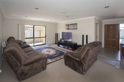 Photo of property in 2b Waikaukau Road, Glen Eden, Auckland, 0602