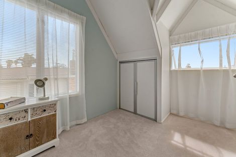 Photo of property in 2/19 Flanshaw Road, Te Atatu South, Auckland, 0610