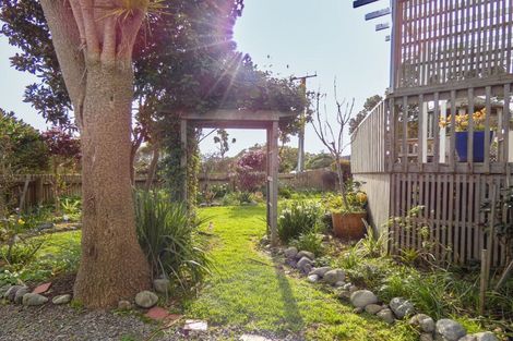 Photo of property in 5 Te Whena Street, Otaki Beach, Otaki, 5512