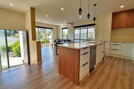 Photo of property in 120 Parkview Drive, Gulf Harbour, Whangaparaoa, 0930