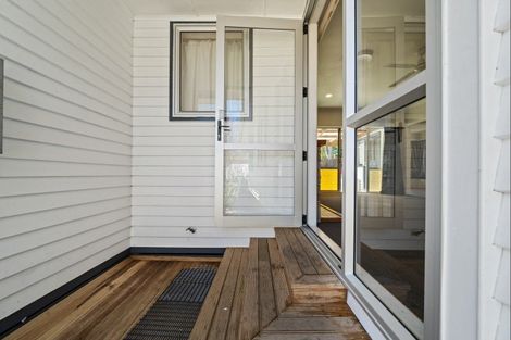 Photo of property in 81 Awanui Street, Merrilands, New Plymouth, 4312