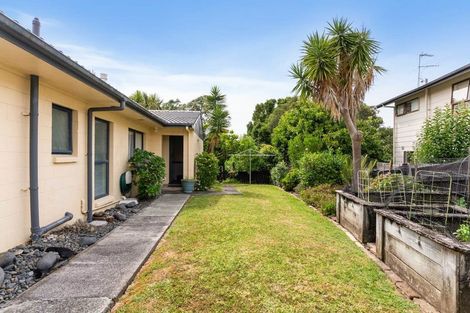 Photo of property in 20 John Downs Drive, Browns Bay, Auckland, 0630