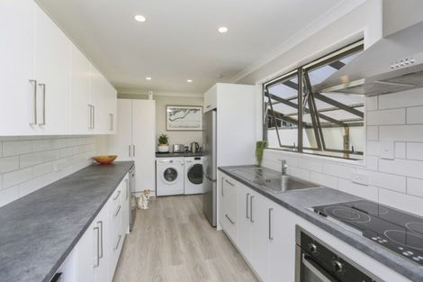 Photo of property in 14 Erica Place, Bell Block, New Plymouth, 4312