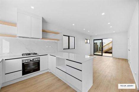 Photo of property in 30 Whare Kauri Road, Papakura, 2110