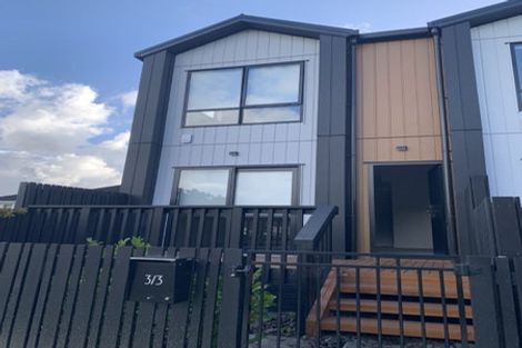 Photo of property in 3/3 Beach Road, Te Atatu Peninsula, 0610