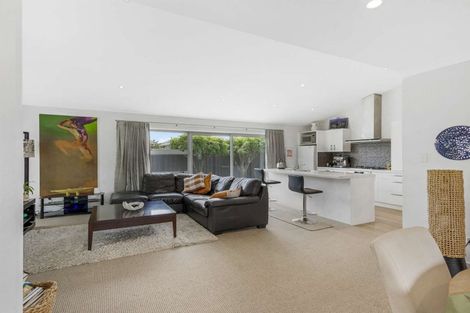 Photo of property in 10 Gregory Grove, Clive, 4102