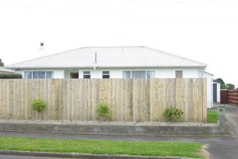 Photo of property in 12 Miro Street, Merrilands, New Plymouth, 4312