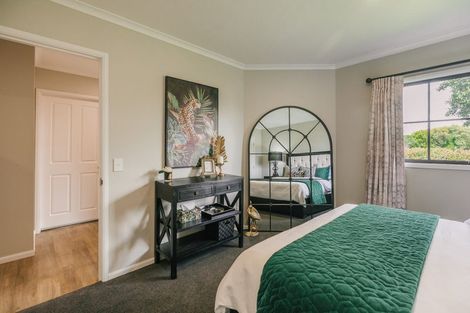 Photo of property in 20 Abby Road, Fitzherbert, Palmerston North, 4410