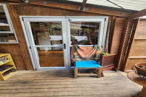 Photo of property in 4 Moana Crescent, Kennedy Bay, Coromandel, 3583