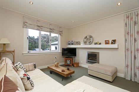 Photo of property in 5 Layard Street, Opunake, 4616