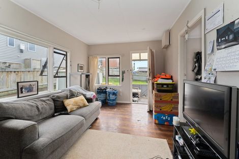Photo of property in 85 Moana Street, Otaki Beach, Otaki, 5512