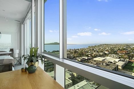 Photo of property in Sentinel Apartments, 1403/3 Northcroft Street, Takapuna, Auckland, 0622