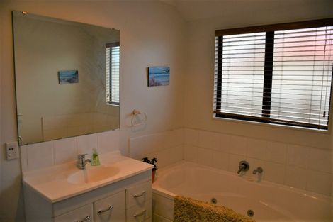 Photo of property in 11 Stoneleigh Drive, Chartwell, Hamilton, 3210