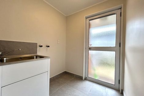Photo of property in 2/127 Spinella Drive, Bayview, Auckland, 0629