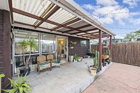 Photo of property in 1 Beach Crescent, Waikuku Beach, 7473