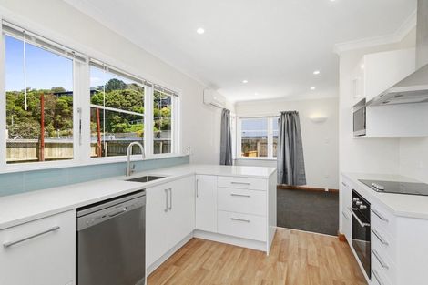 Photo of property in 98 Kilbirnie Crescent, Kilbirnie, Wellington, 6022