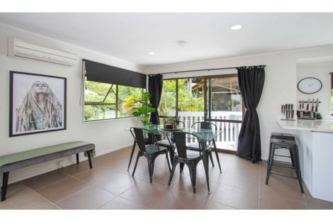Photo of property in 1/27 Sovereign Place, Glenfield, Auckland, 0629