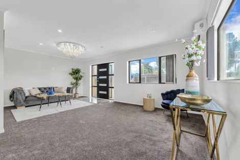 Photo of property in 12 Ranfurly Road, Papatoetoe, Auckland, 2104