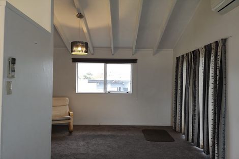 Photo of property in 1/46 Chippendale Crescent, Birkdale, Auckland, 0626