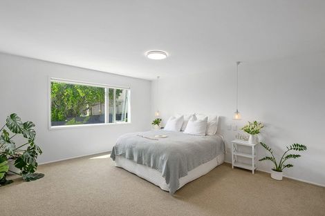 Photo of property in 16 Whitby Crescent, Mairangi Bay, Auckland, 0630