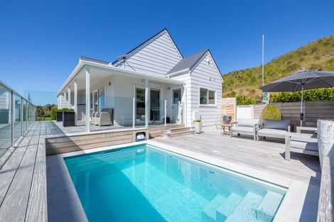 Photo of property in 11 Palm Parade, Riversdale Beach, Masterton, 5872