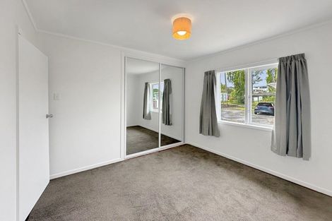 Photo of property in 21 Drome View Place, Beach Haven, Auckland, 0626