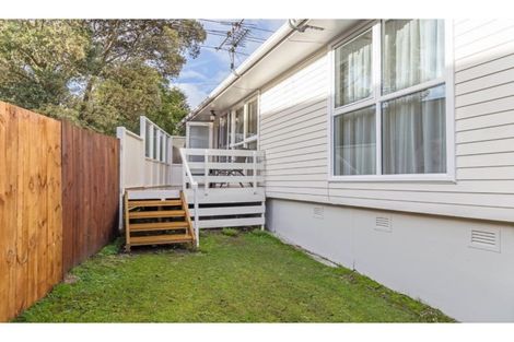 Photo of property in 1/4 Battle Place, Glenfield, Auckland, 0629