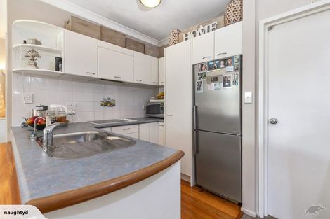 Photo of property in 21a Madison Place, Forrest Hill, Auckland, 0620